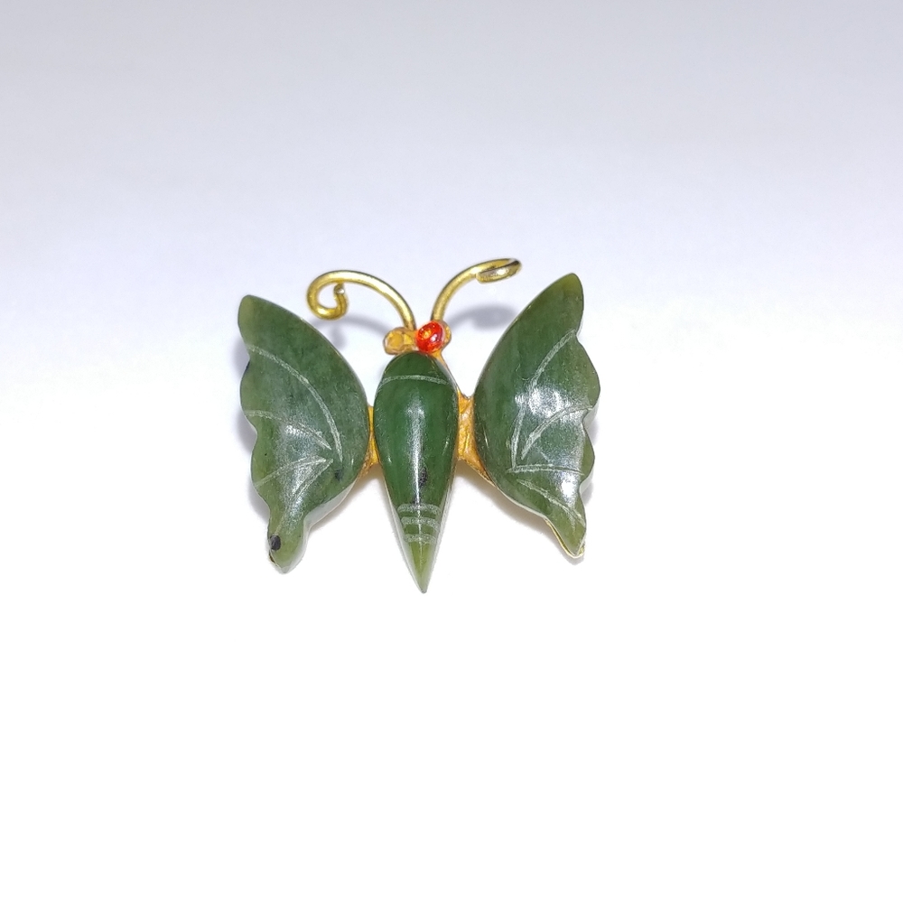 ✨️Cryptid✨️ Green Moth Pin - Picture 3 of 3
